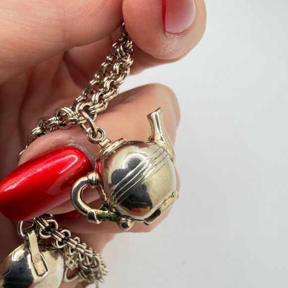 6.5" Vintage "Kitchen" charm bracelet in silver tone metal! - Picture 8 of 11